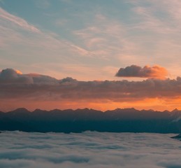 跟着成都双流区的夕阳红走了一趟，我差点被大爷大妈卷哭