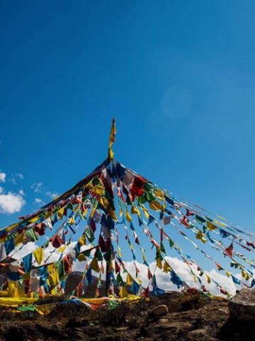 成都到西藏夕阳红旅游团，我陪老妈走了一趟，结果比她还激动