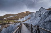 不想赶路？从泸沽湖晃到成都，这条路上的野趣与烟火气打包给你