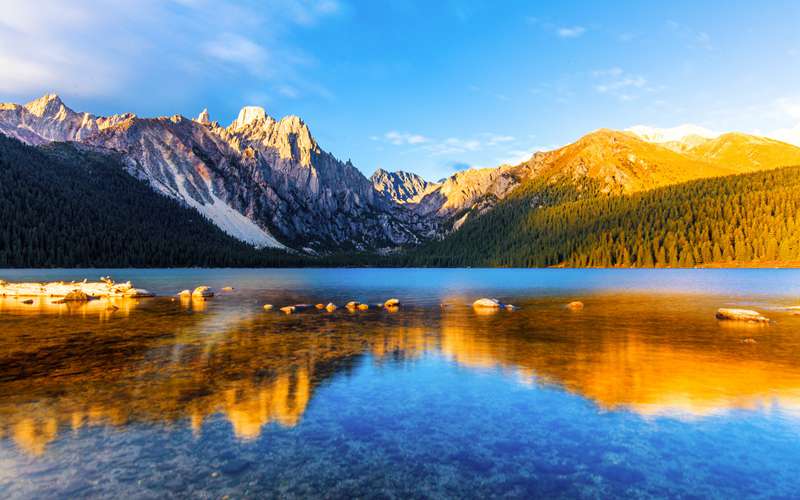 川西有个小县城,藏着不输稻城的雪山海子,却低调得让人心疼!-第1张图片-四川省中国青年旅行社 川西有个小县城,藏着不输稻城的雪山海子,却低调得让人心疼!-第1张图片-四川省中国青年旅行社